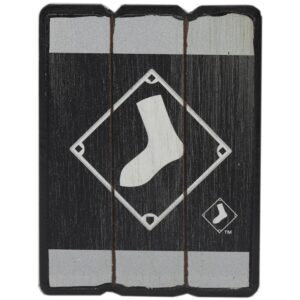Chicago White Sox 3" x 4" Distressed Team Magnet